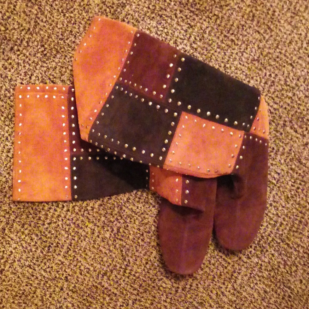 Boots - Picture 2 of 3